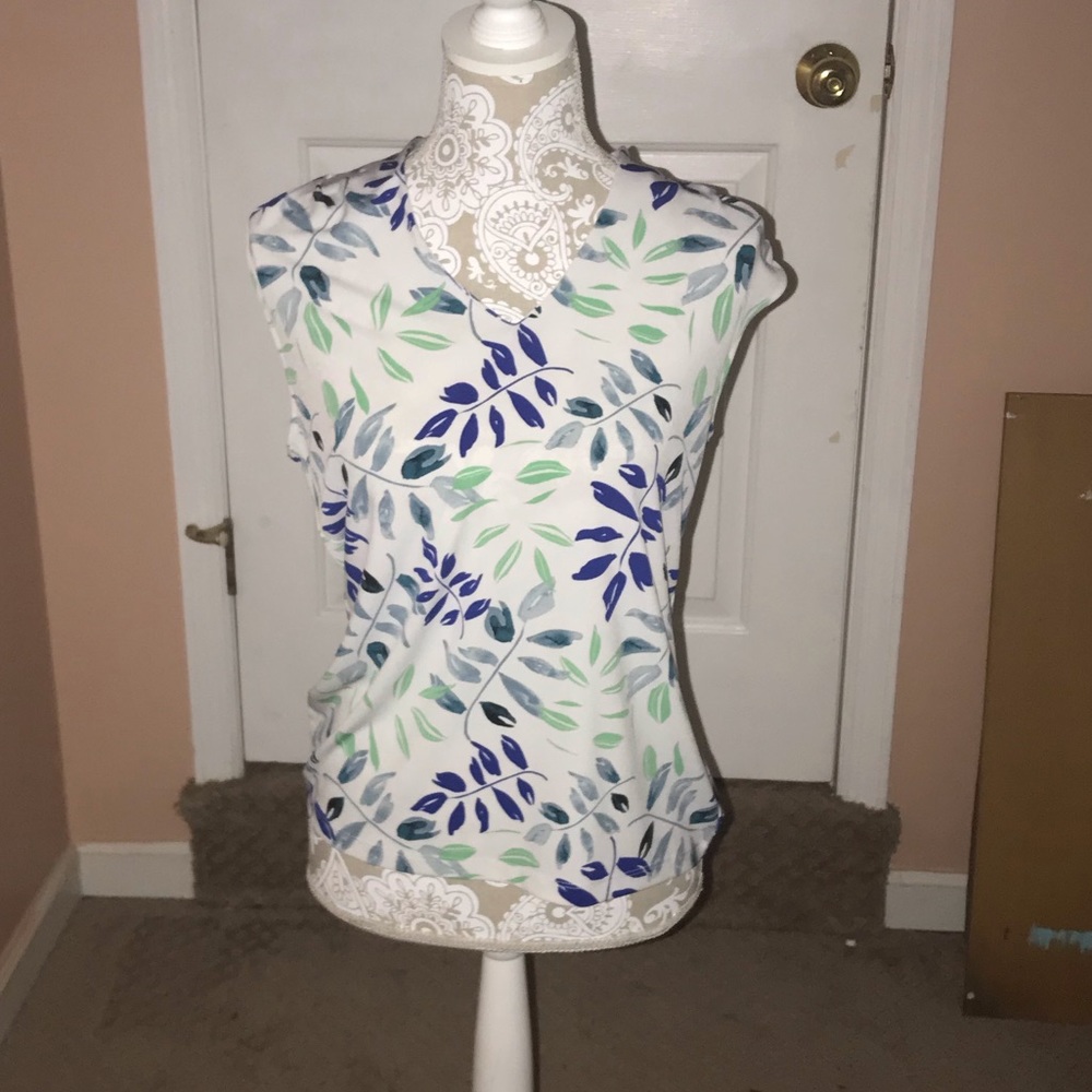 Woman’s Ann Taylor sleeveless top size S